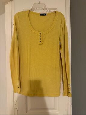 Kissfix Long Sleeve Ribbed Henley Top in Yellow